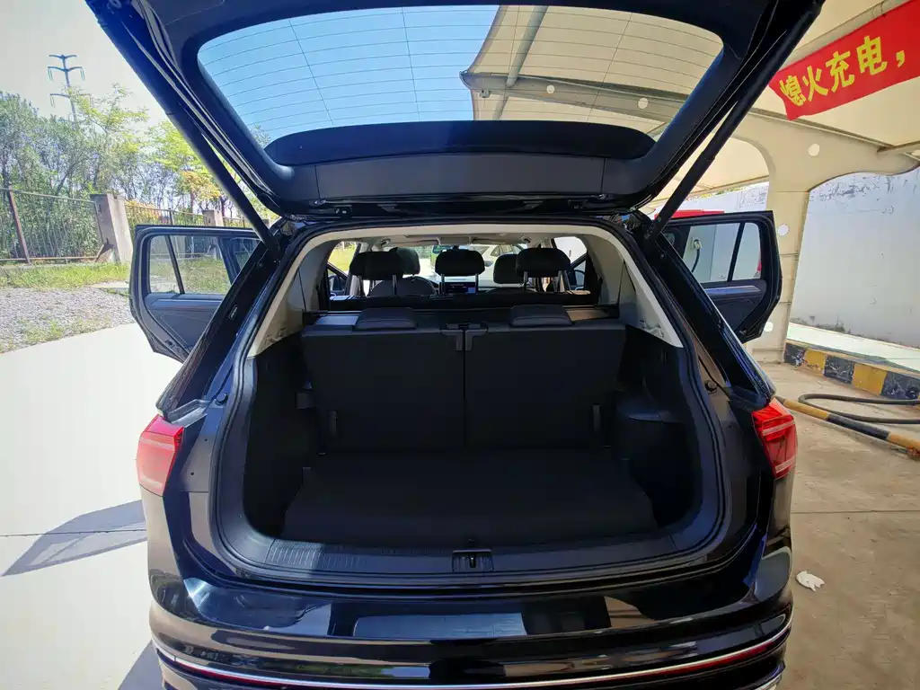 Volkswagen Tiguan L 2022 — фото 17