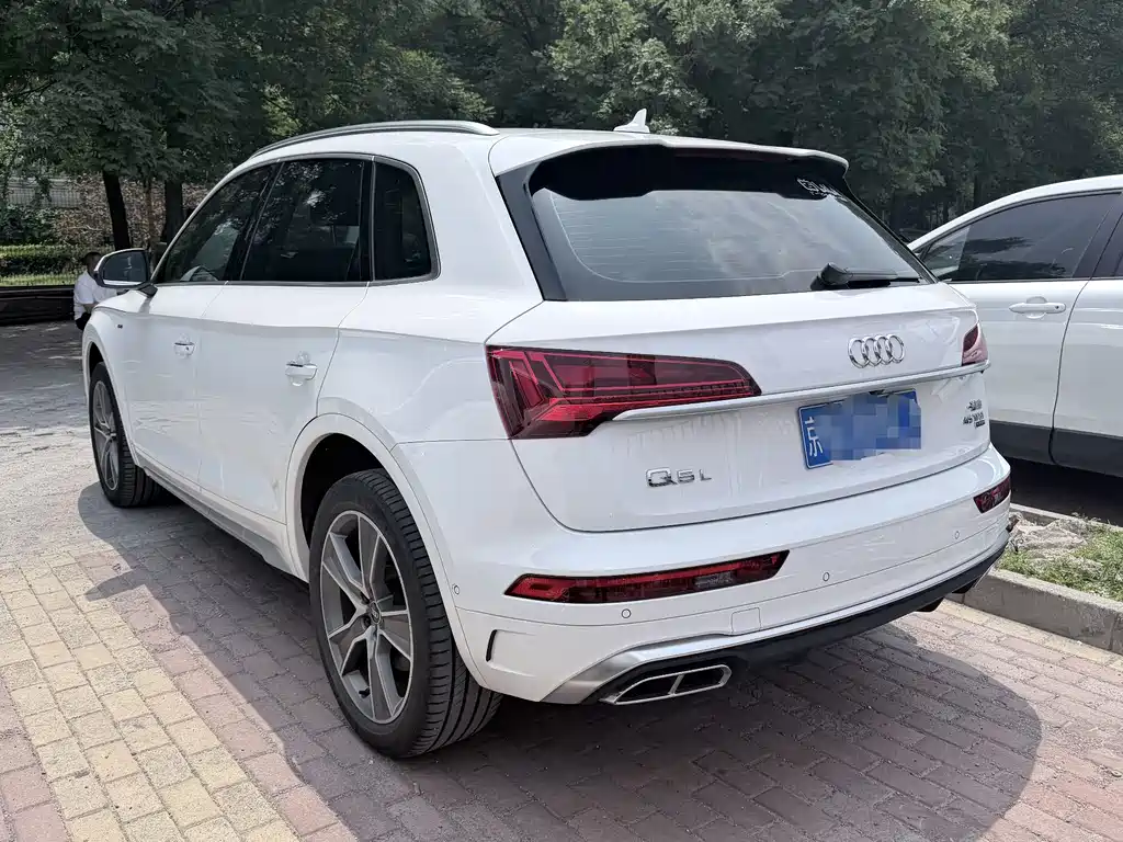Audi Q5L 2021 — фото 12