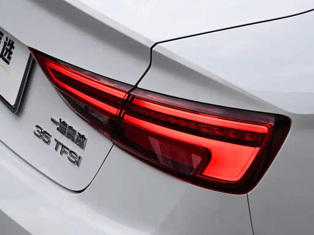 Audi A3 2019 — фото 13