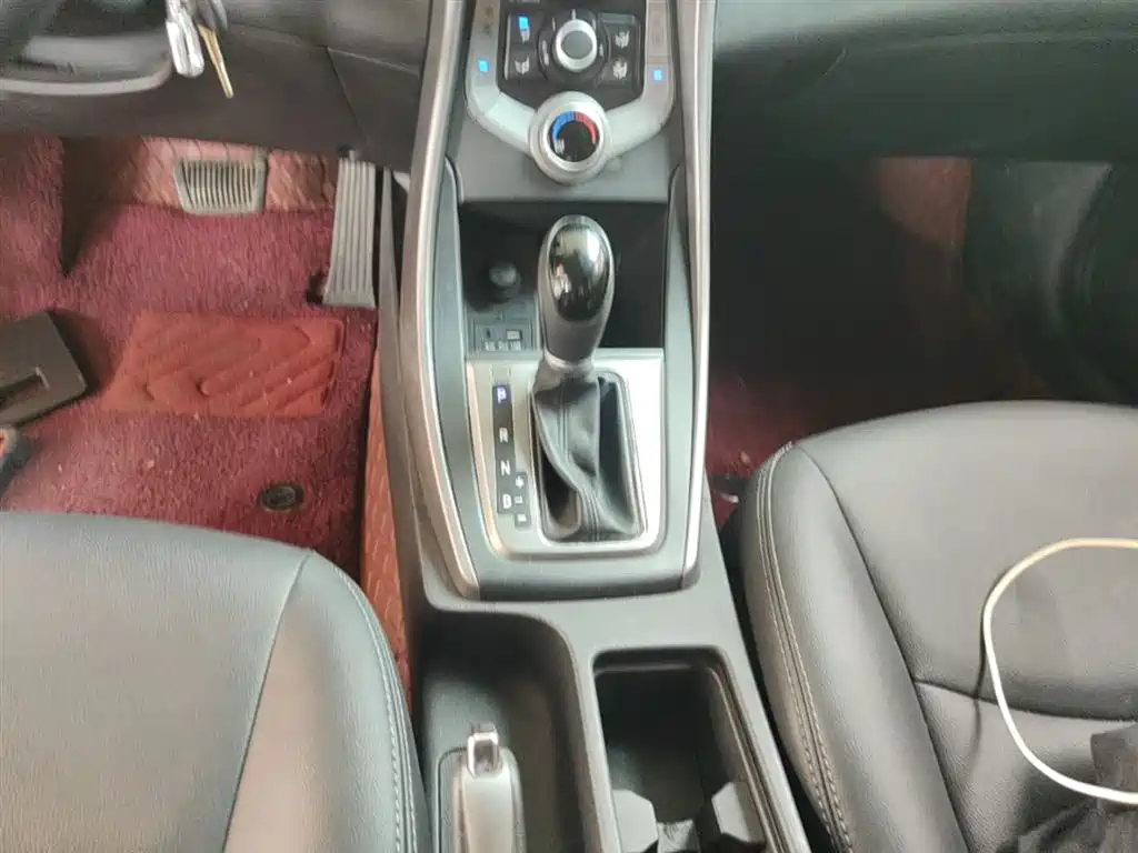 Hyundai Elantra Langdong 2016 — фото 14
