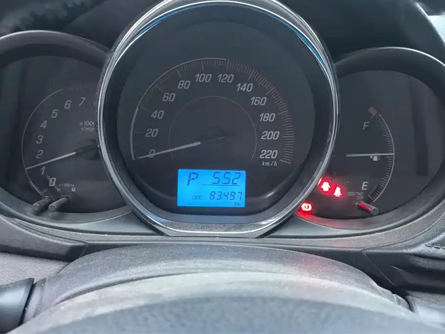 Toyota Yaris L 2021 — фото 14