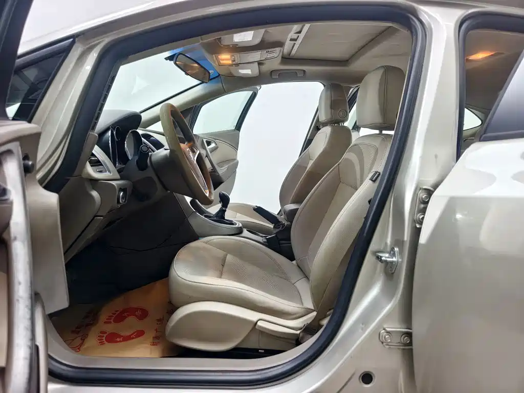 Buick Excelle GT 2013 — фото 11