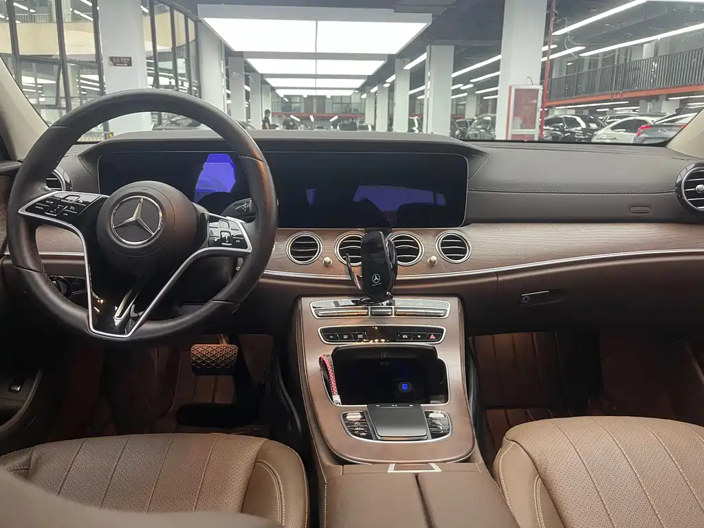 Mercedes-Benz E-Class 2023 — фото 8