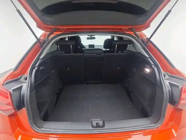 Audi Q2L 2021 — фото 19