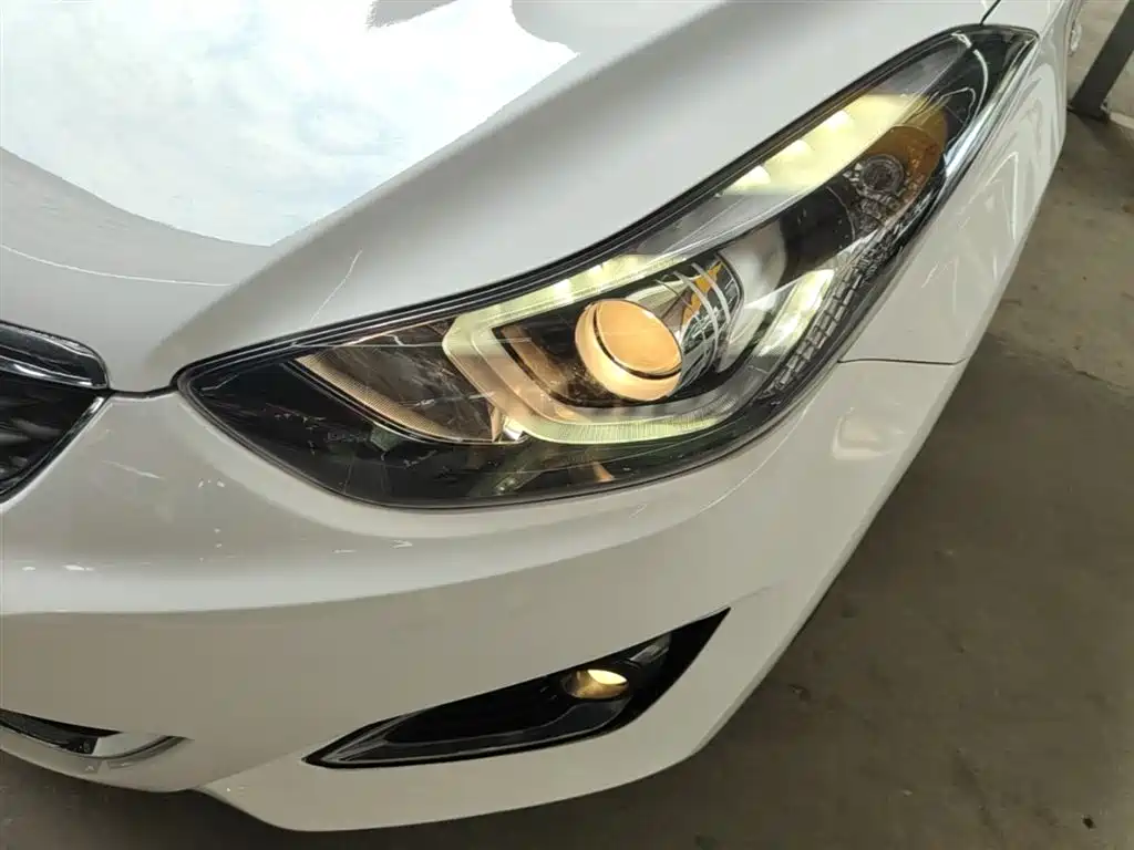 Hyundai Elantra Langdong 2016 — фото 24
