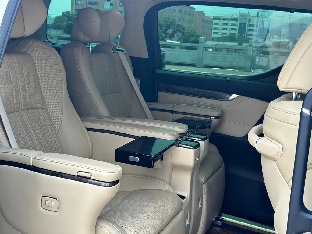 Toyota Vellfire 2021 — фото 11