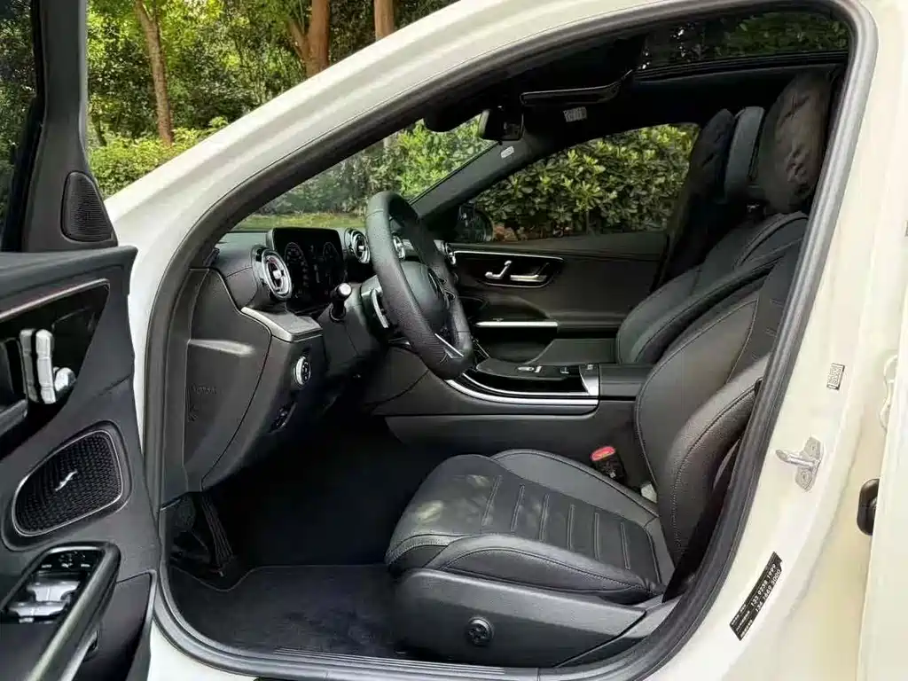 Mercedes-Benz C-Class 2023 — фото 7