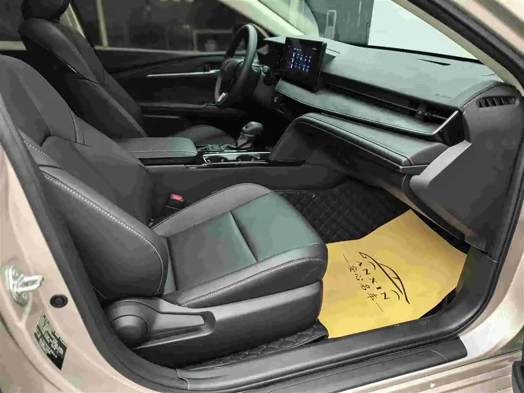 Toyota Camry 2025 — фото 20