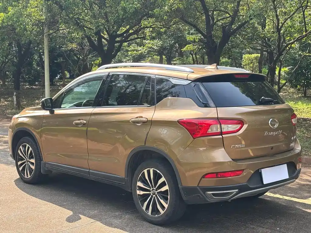 GAC Trumpchi GS4 2016 — фото 7