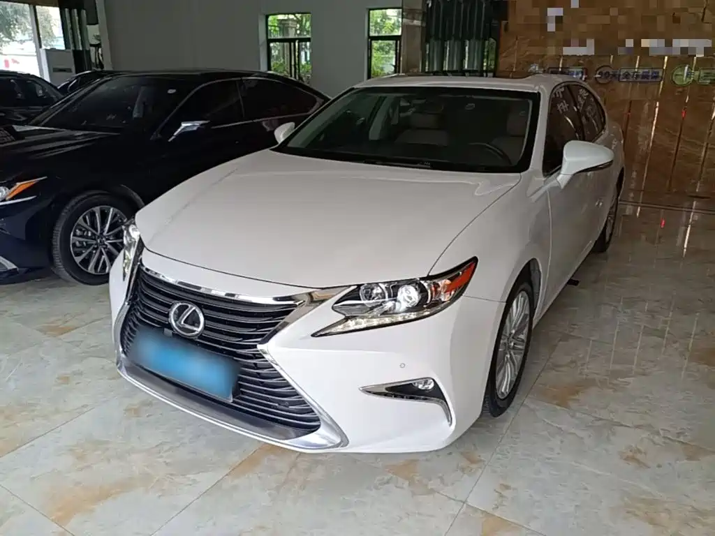 Lexus ES 2017 — фото 2