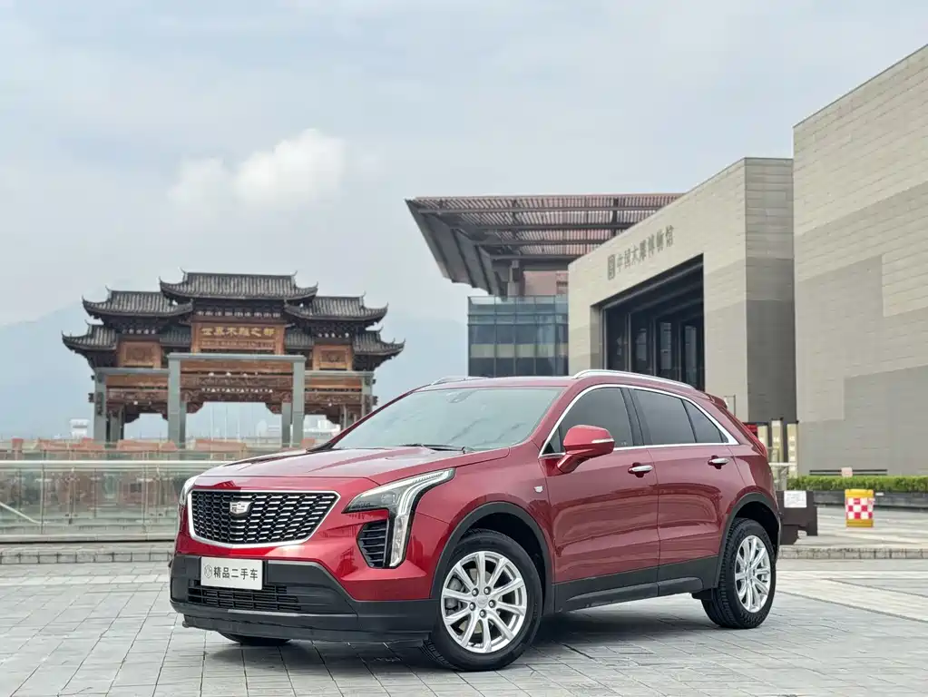 Cadillac XT4 2022 — фото 1