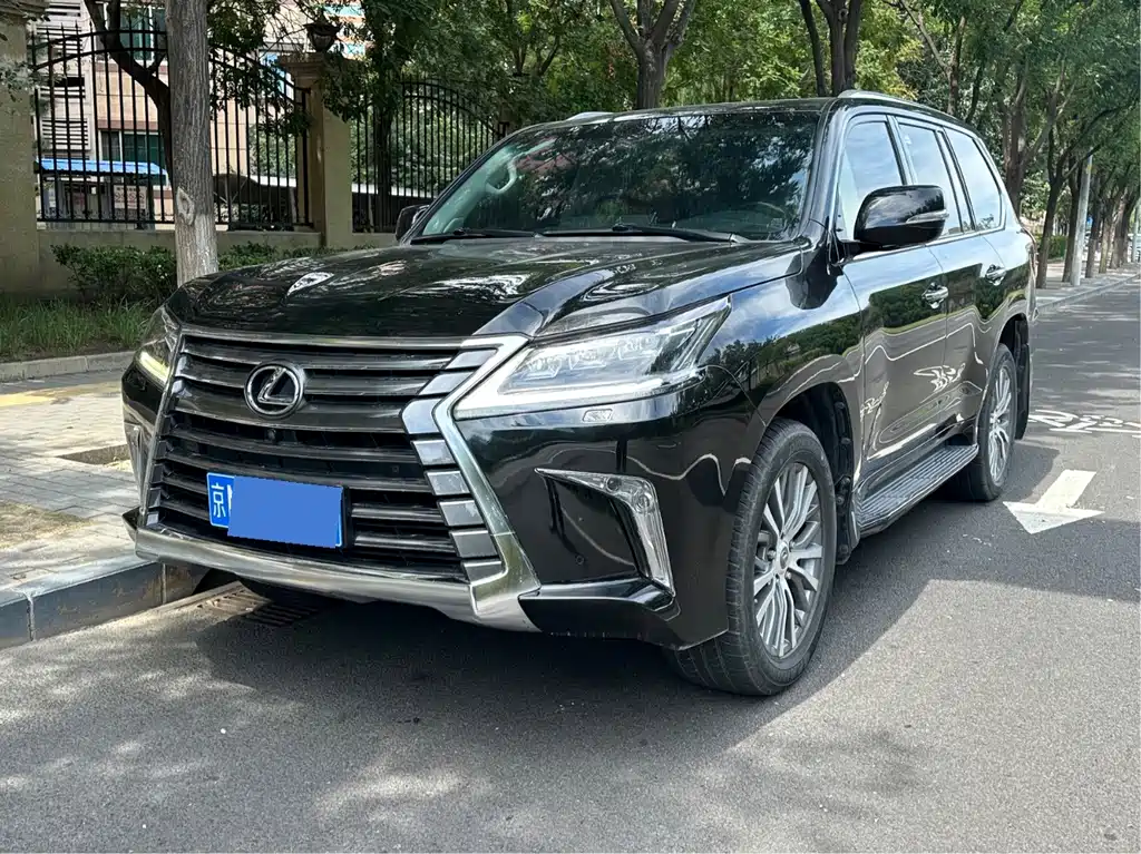 Lexus LX 2019 — фото 1