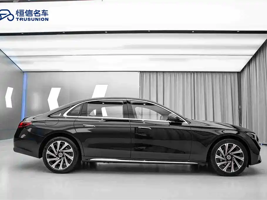 Mercedes-Benz E-Class 2023 — фото 4