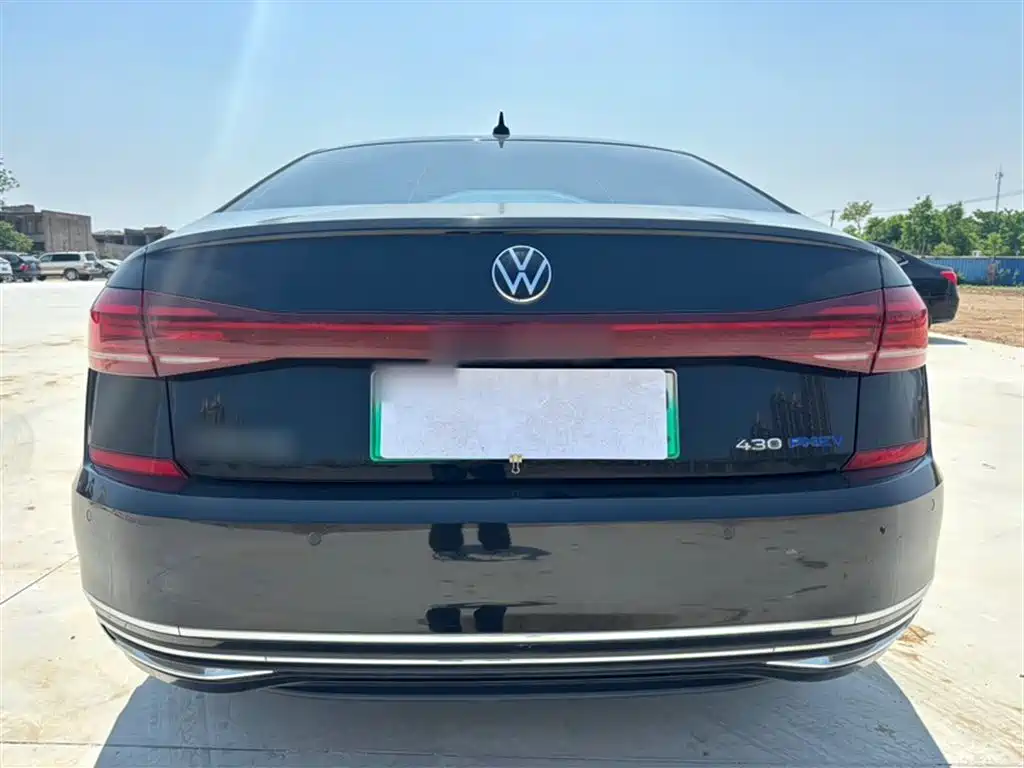 Volkswagen Passat PHEV 2022 — фото 18