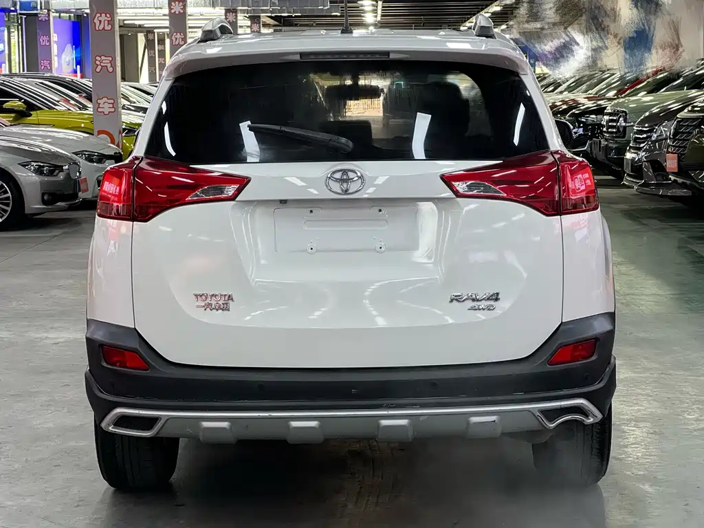 Toyota RAV4 2014 — фото 4