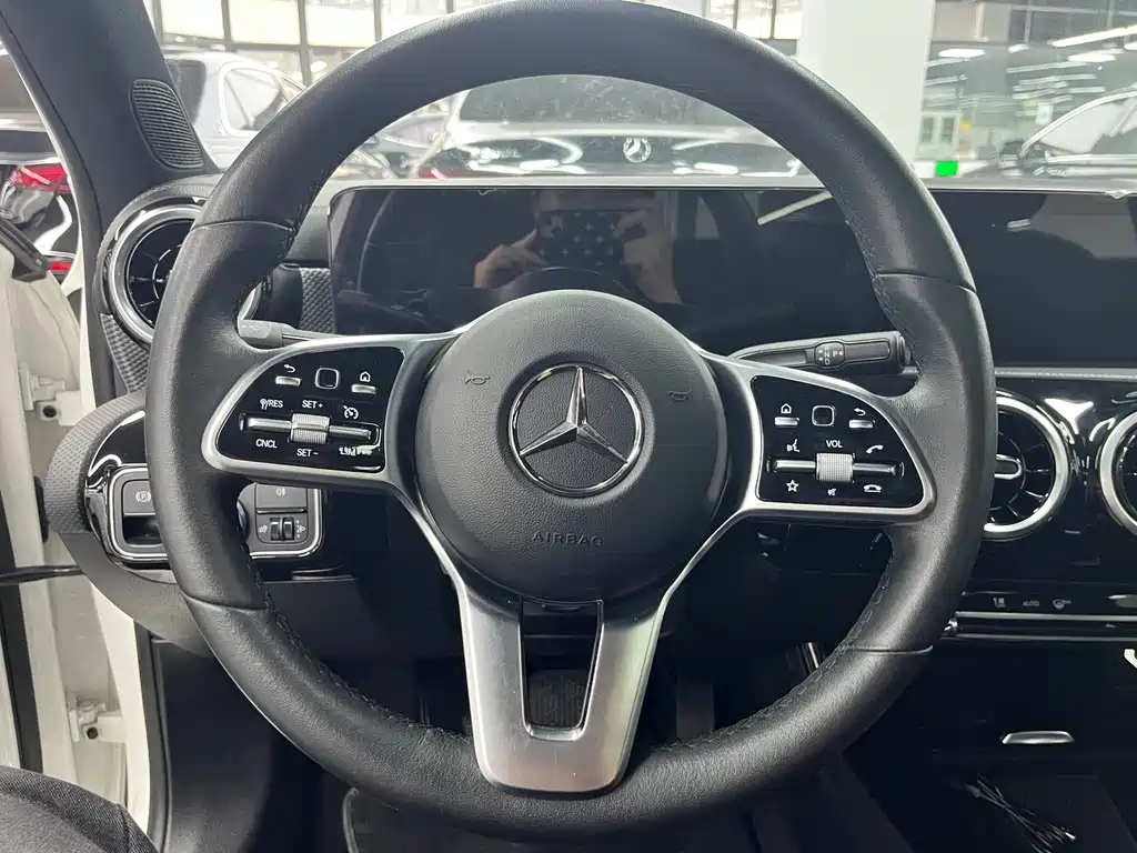 Mercedes-Benz A-Class 2022 — фото 9