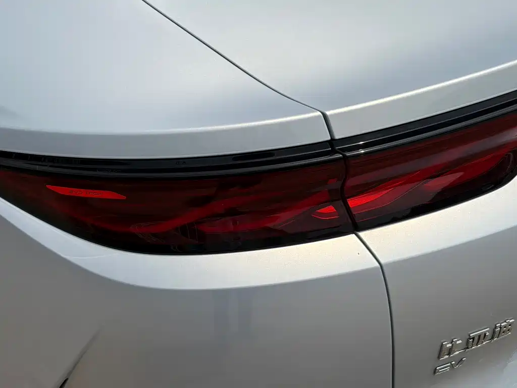 BYD Han L 2025 — фото 12