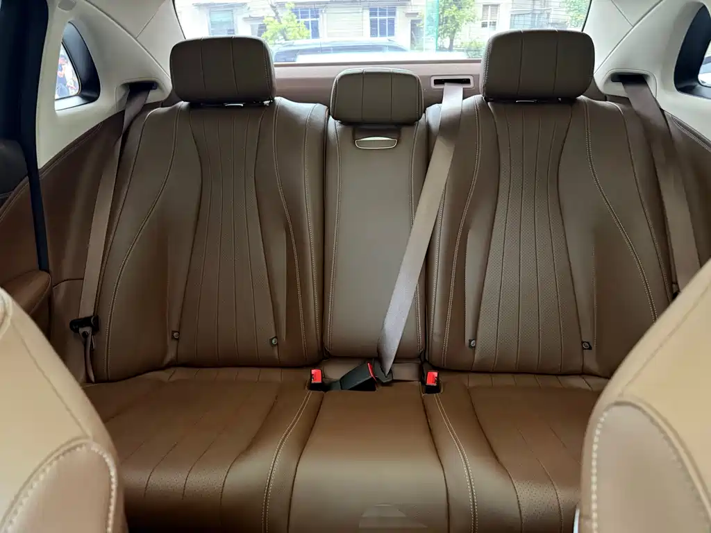 Mercedes-Benz E-Class 2022