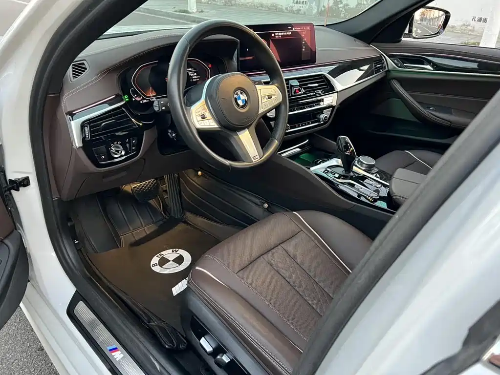 BMW 5 Series 2023