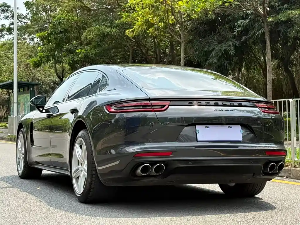 Porsche Panamera 2018 — фото 20