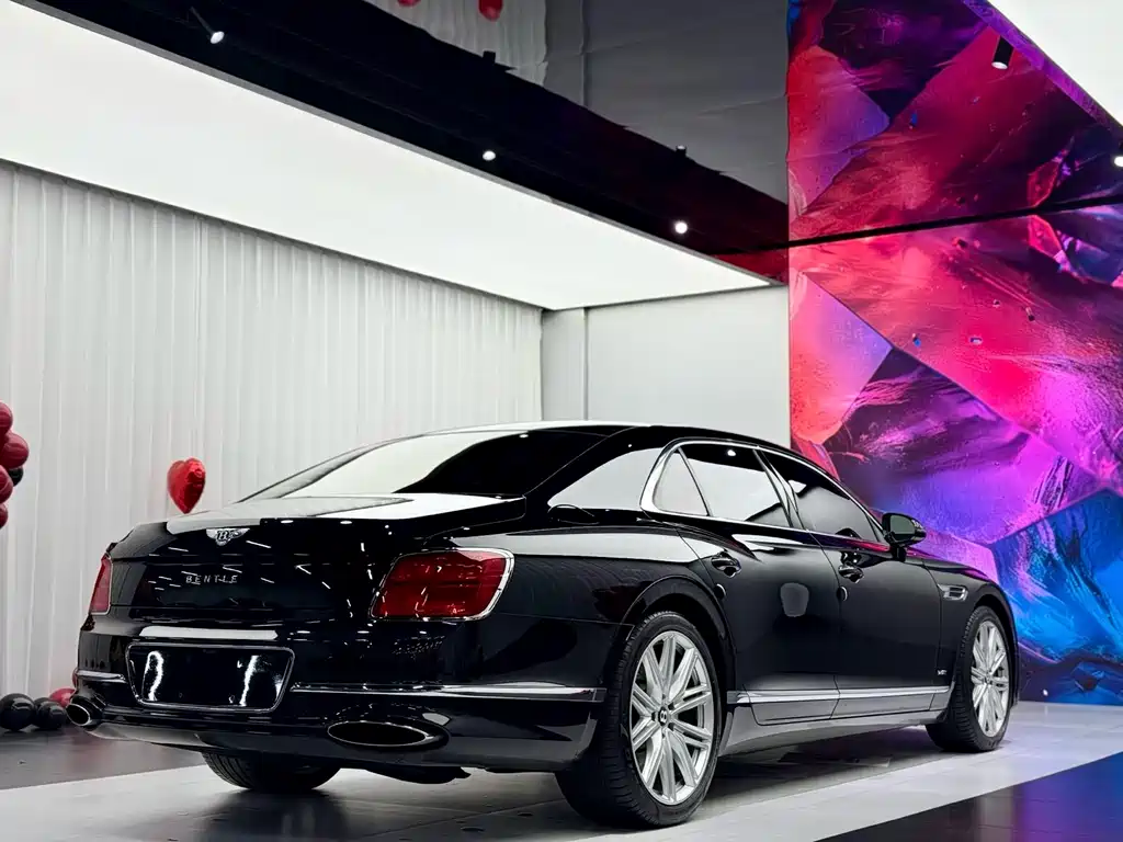 Bentley Flying Spur 2021 — фото 12