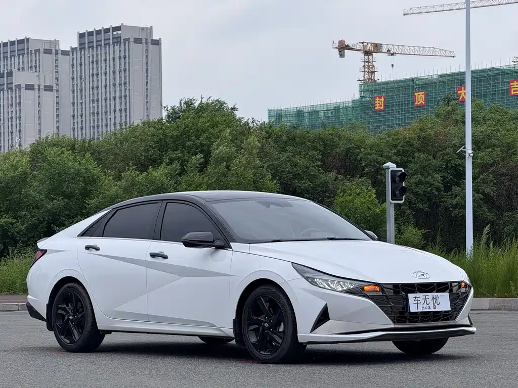 Hyundai Elantra 2023