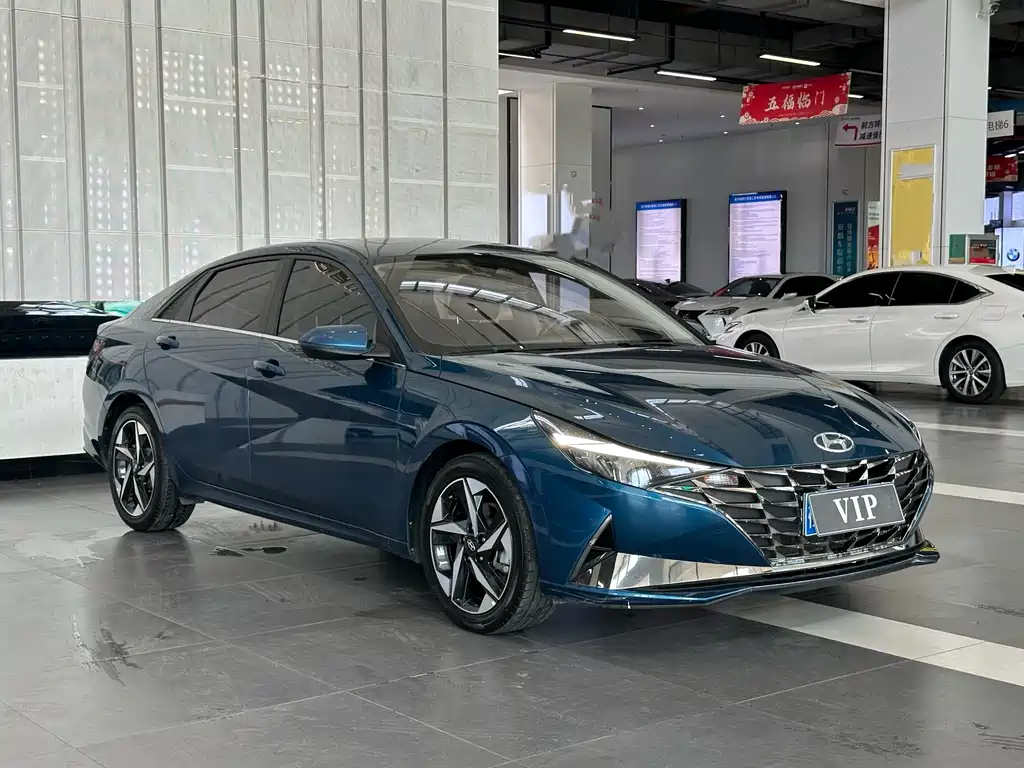 Hyundai Elantra 2022