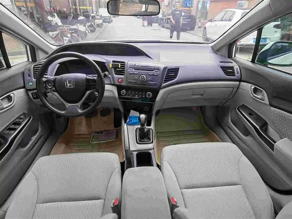 Honda Civic 2015 — фото 10