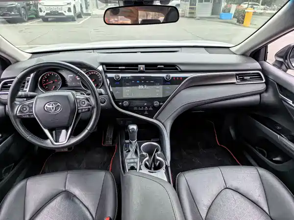 Toyota Camry 2019