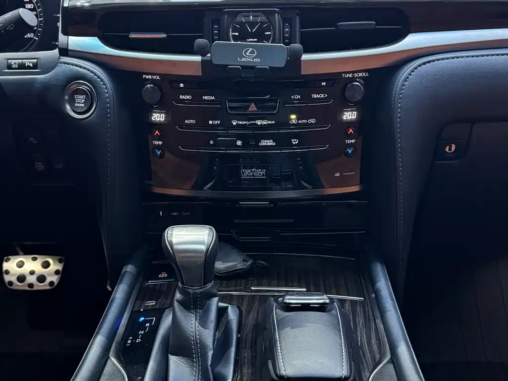 Lexus LX 2019 — фото 14