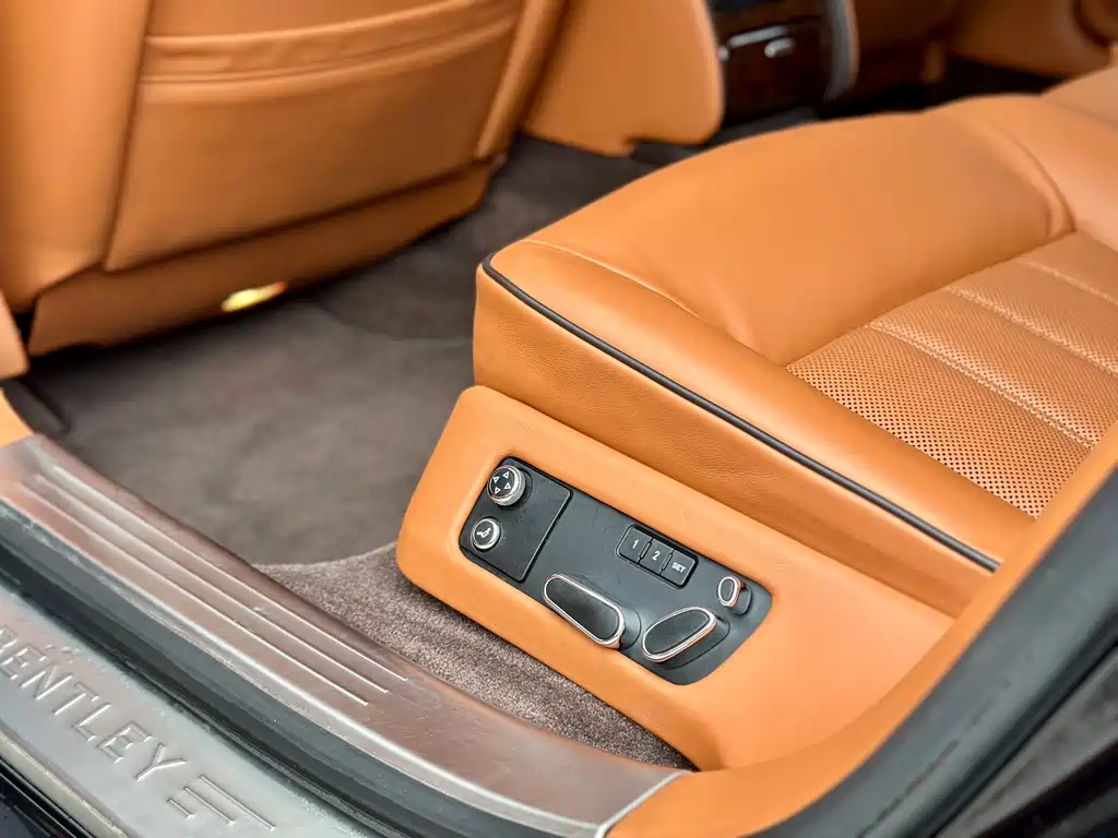 Bentley Flying Spur 2012 — фото 33