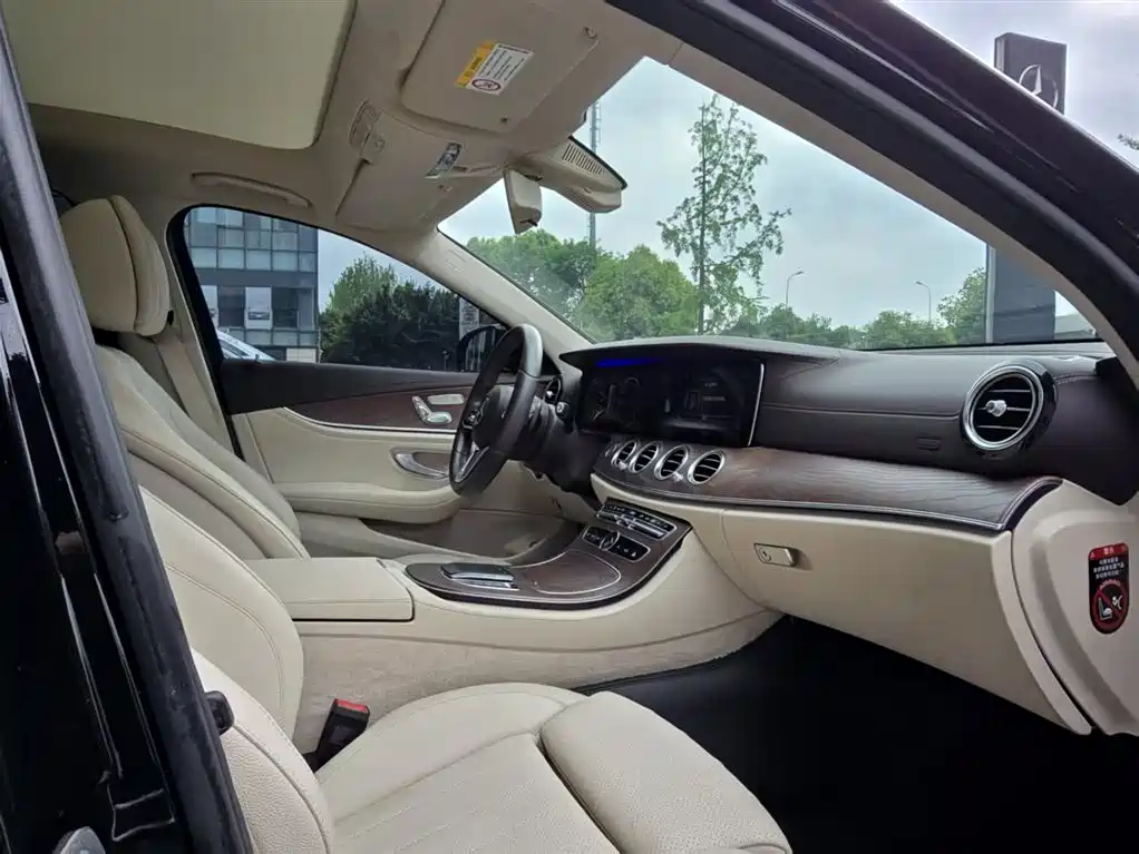 Mercedes-Benz E-Class 2020 — фото 13