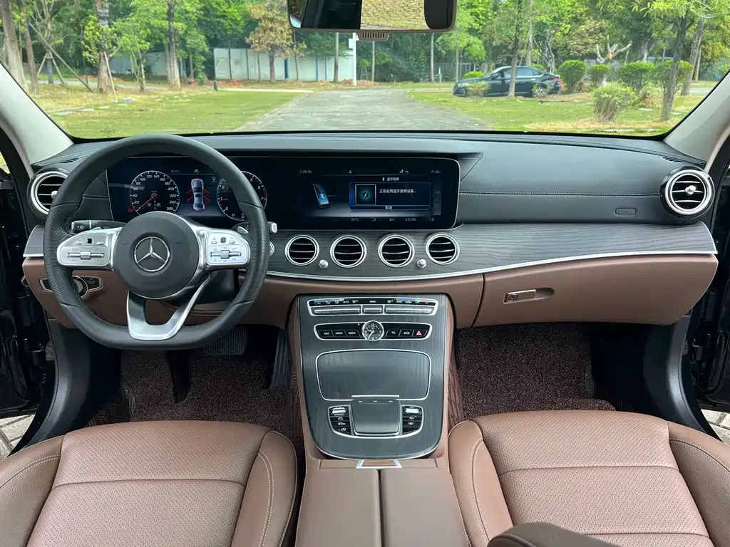 Mercedes-Benz E-Class 2020 — фото 11