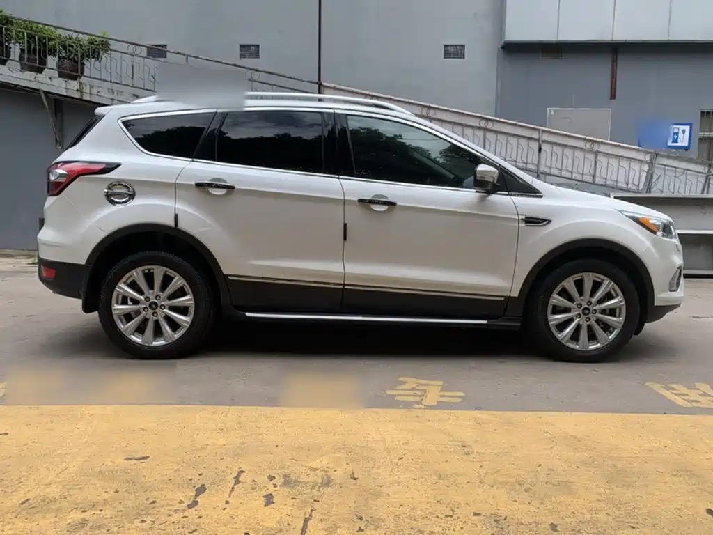Ford Kuga 2017 — фото 15