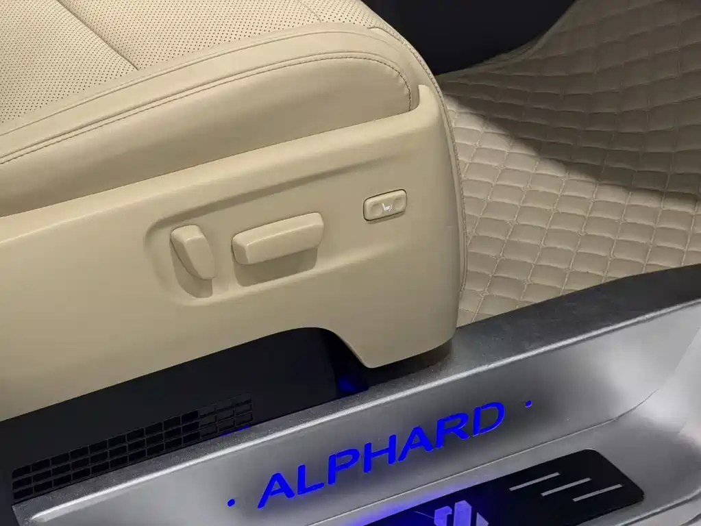 Toyota Vellfire 2021 — фото 10