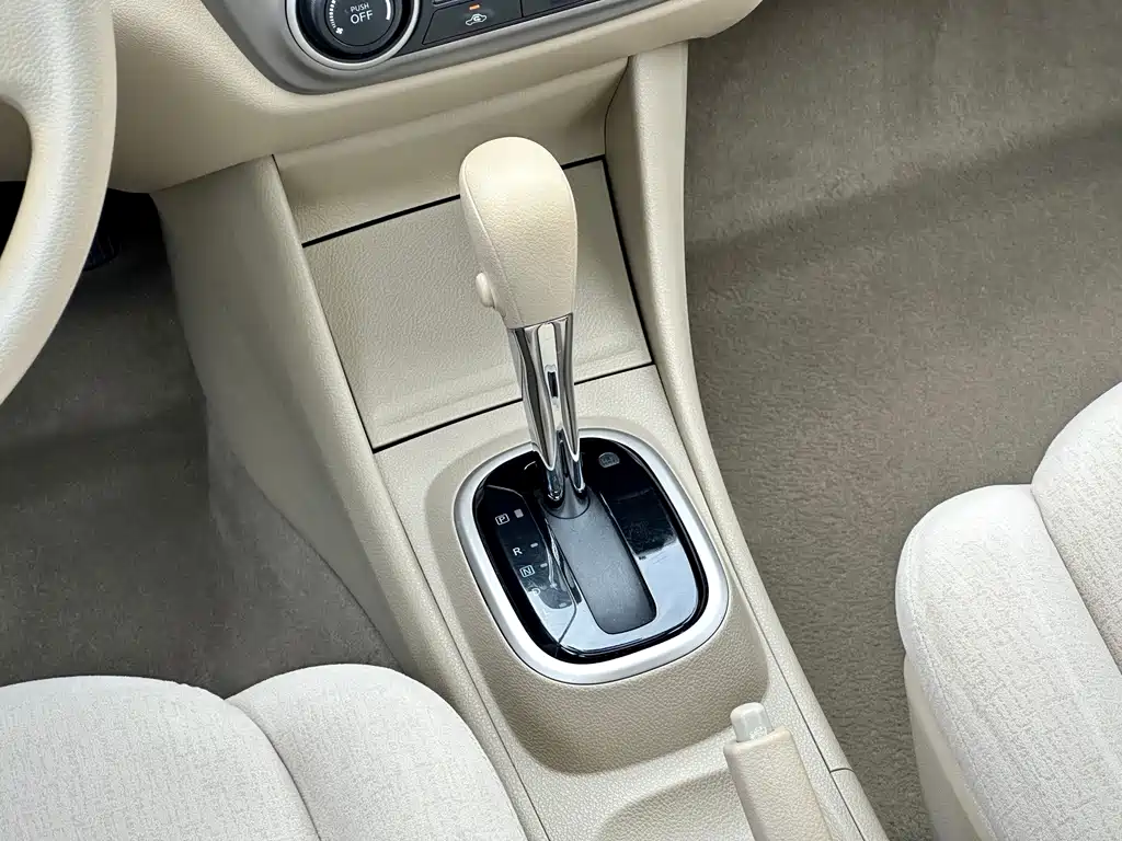 Nissan Sylphy 2018 — фото 15
