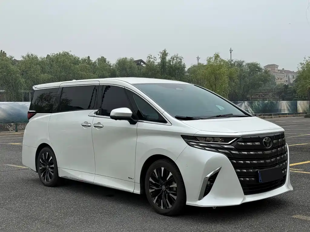 Toyota Alphard 2023 — фото 2