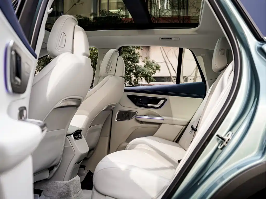 Mercedes-Benz EQE SUV 2024 — фото 13