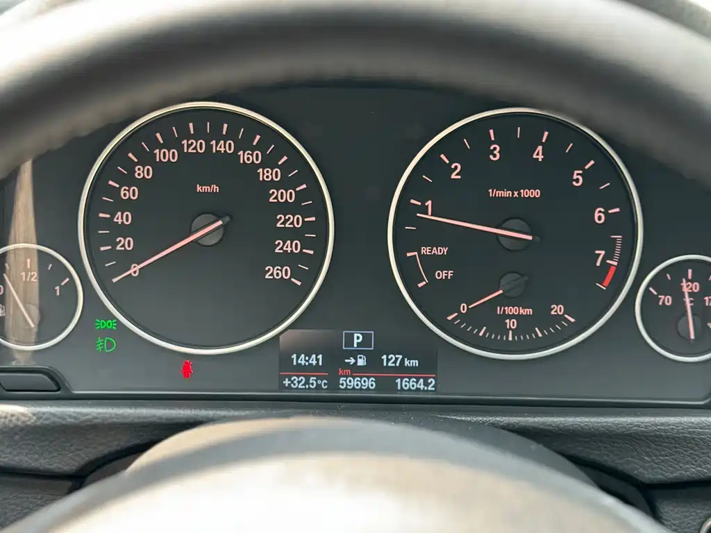 BMW 3 Series 2015 — фото 18