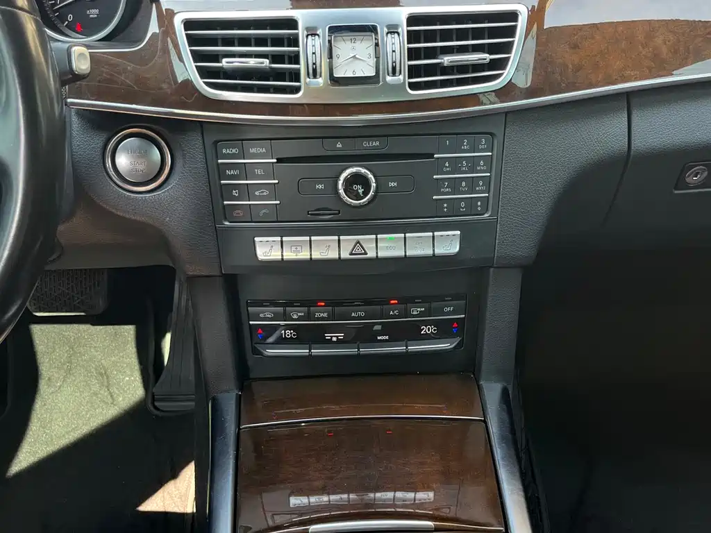 Mercedes-Benz E-Class 2015 — фото 10