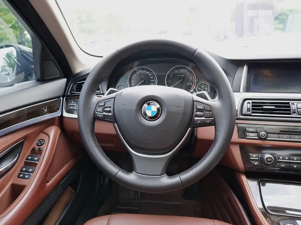 BMW 5 Series 2013 — фото 8