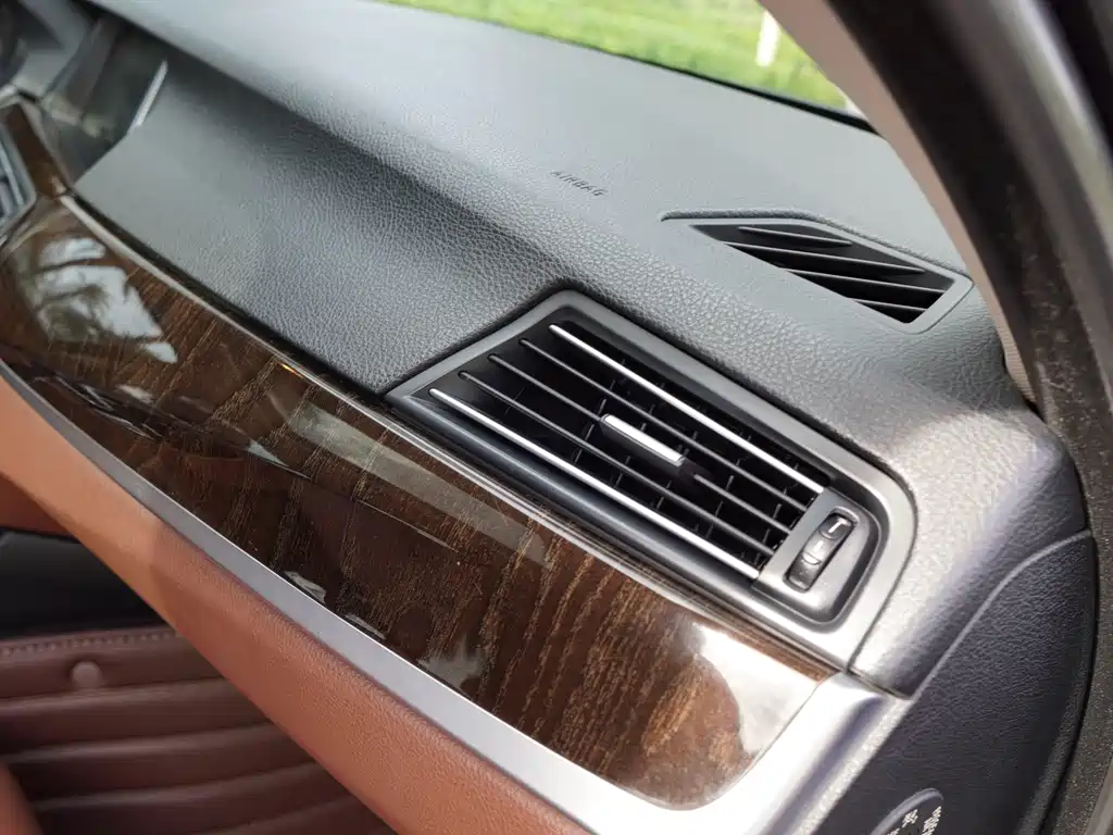 BMW 5 Series 2013 — фото 28