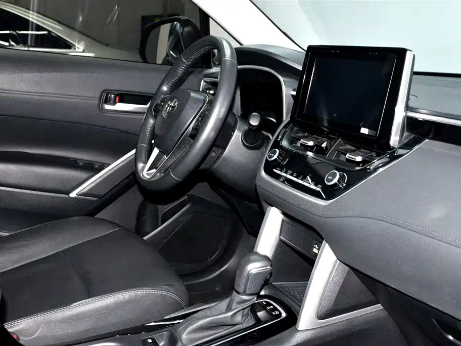 Toyota Corolla Cross 2022 — фото 16
