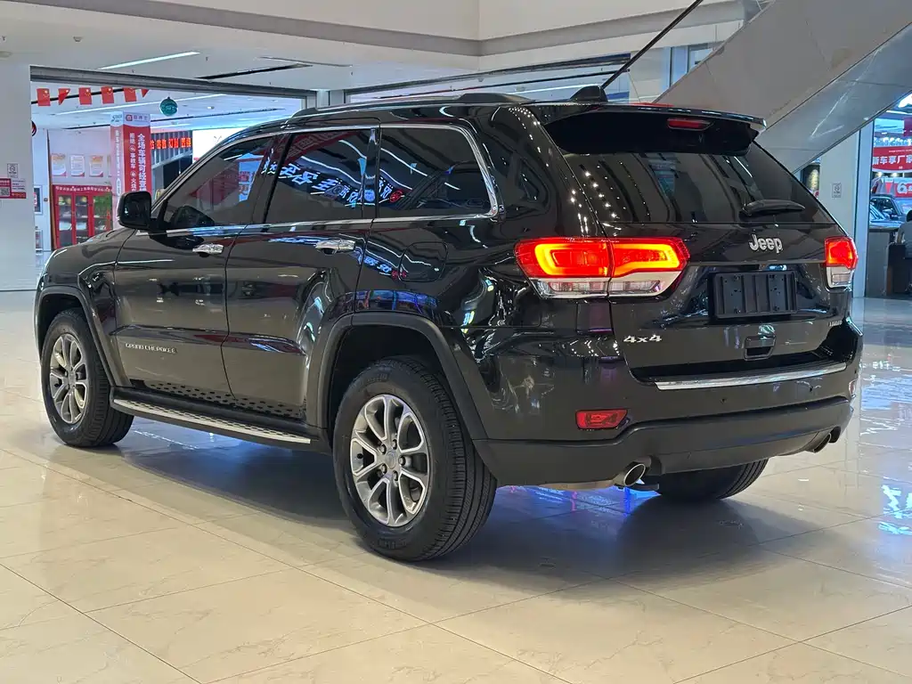 Jeep Grand Cherokee 2015 — фото 7