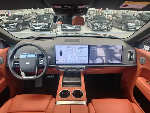 Li Auto L8 2025