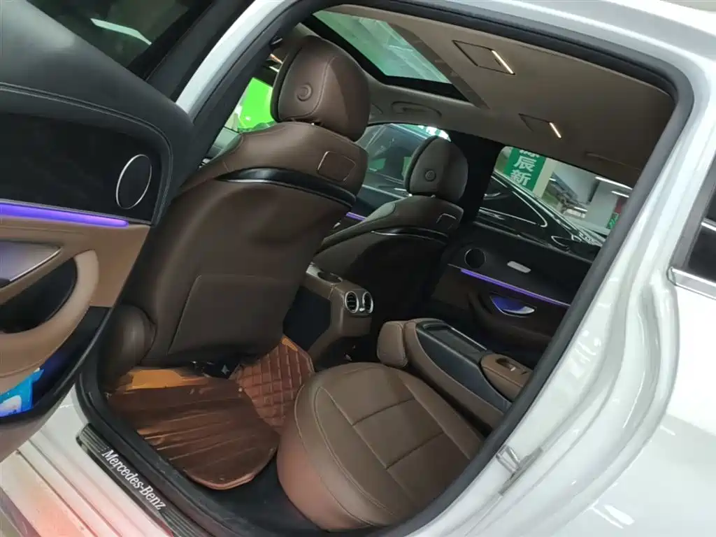 Mercedes-Benz E-Class 2019 — фото 17