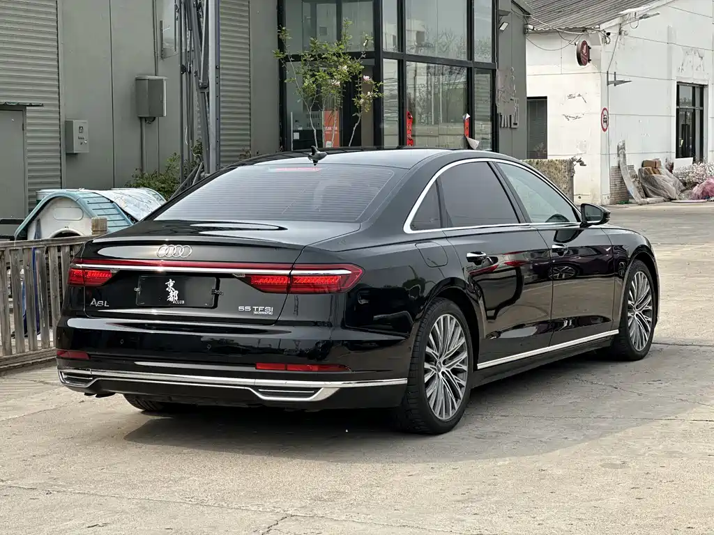 Audi A8 2019 — фото 4