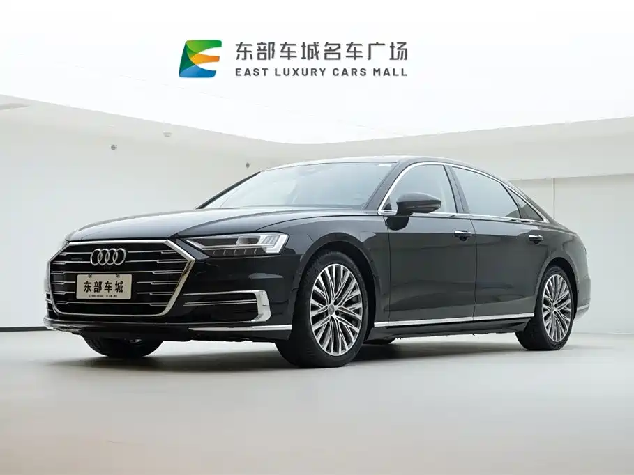 Audi A8 2019 — фото 1