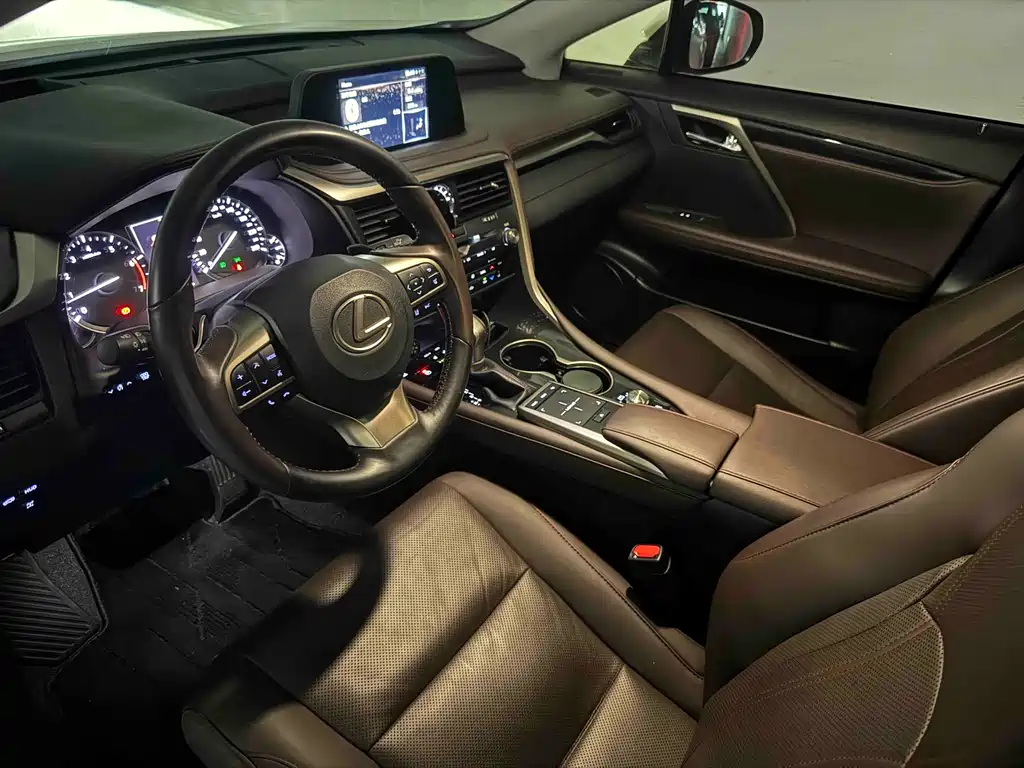 Lexus RX 2021
