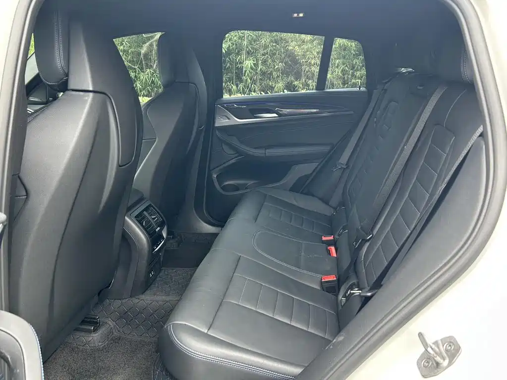 BMW X4 M40i 2025 — фото 10